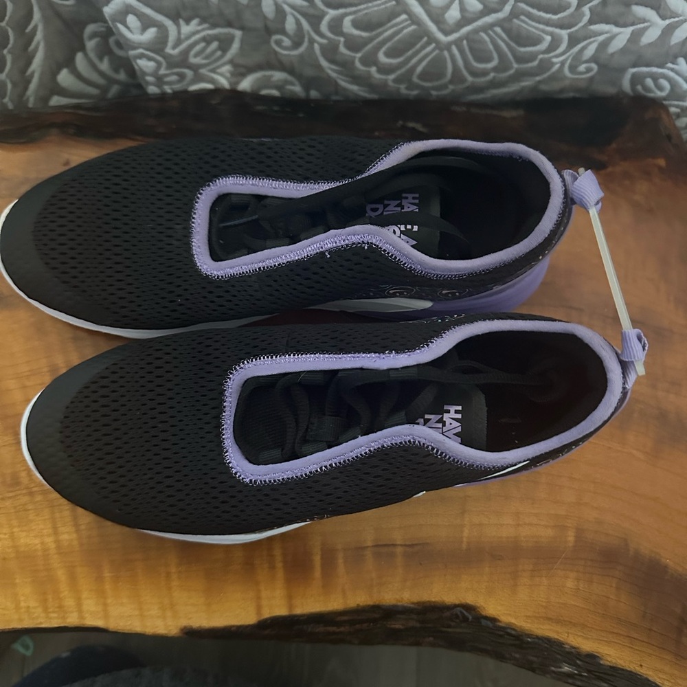 Nike Kids Sneakers Black and Purple - Picture 2 of 5